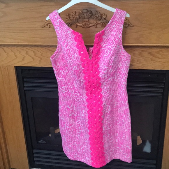 Lilly Pulitzer for Target Dresses & Skirts - Lilly Pulitzer pink shift dress 💞